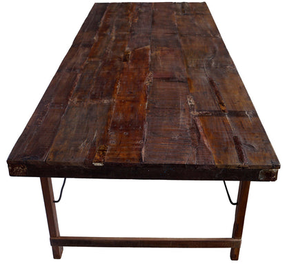 Trademark Living Kuta spisebord i træ med smuk patina