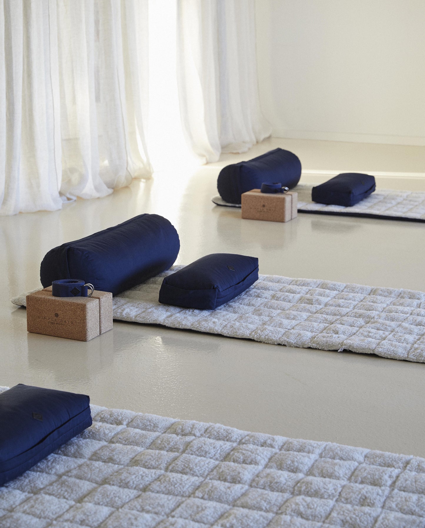 Nordal YOGA meditation bolster, dark blue